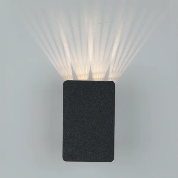 چراغ دیواری دکوراتیو کد 918 با پخش نور طرح دار