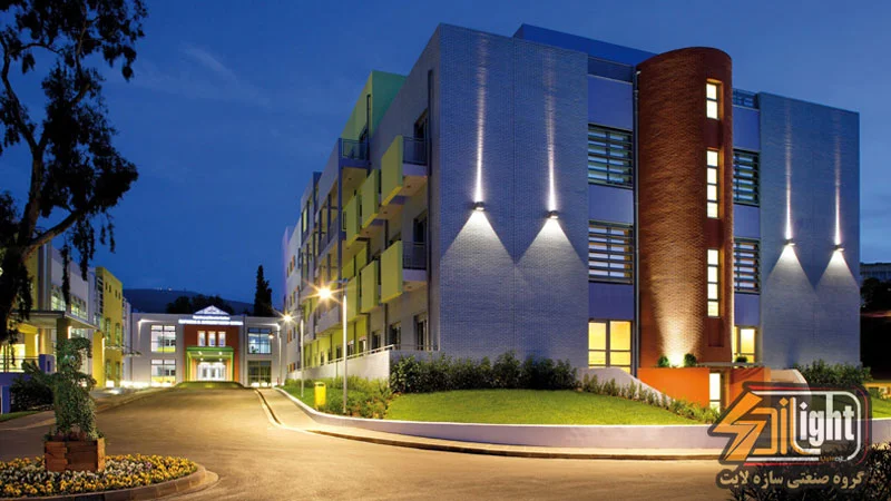 چطور با نورپردازی مناسب، نمای ساختمان را در شب برجسته کنیم؟