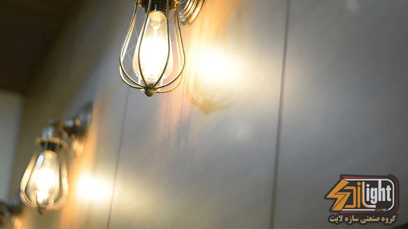 چرا چراغ دیواری سوسو می‌زند؟ (از مشکل درایور تا اتصالات برق)